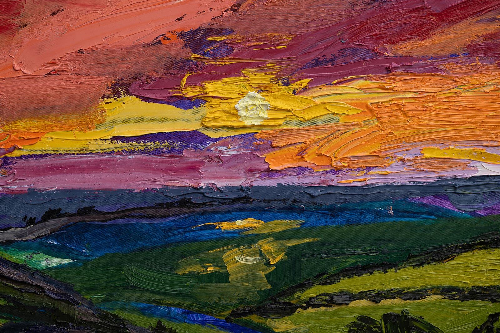 Close-up of the sun and sky in Sunset